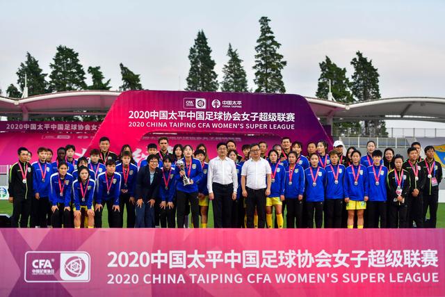 徐彬：其实我英语不是很差，只是不太敢说，基本能听得大差不差